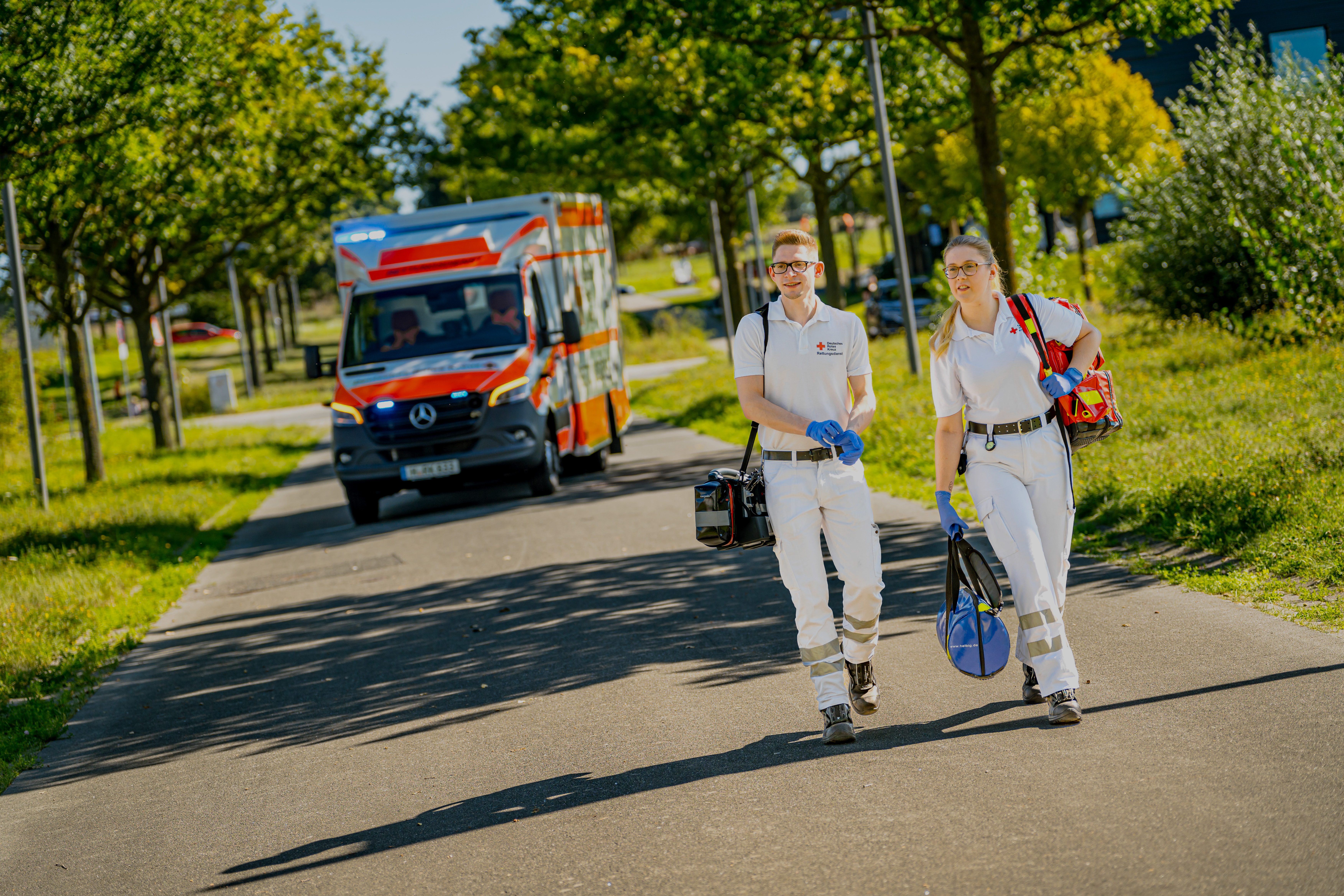 Mitarbeitende des DRK-Rettungsdienstes