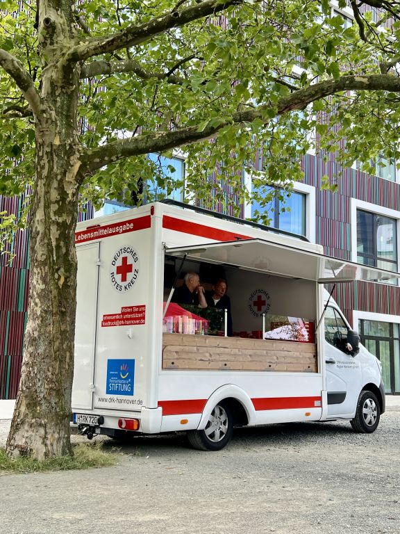 Mobile Lebensmittelausgabe des DRK in der Region Hannover